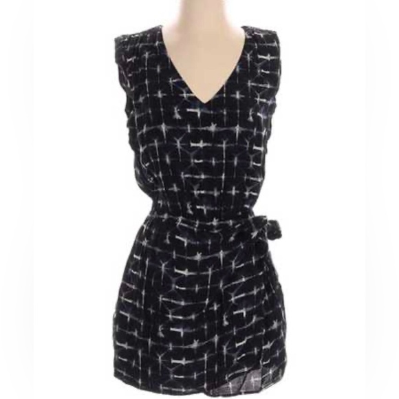 Evereve Black and White Patterned Top - Picture 2 of 11